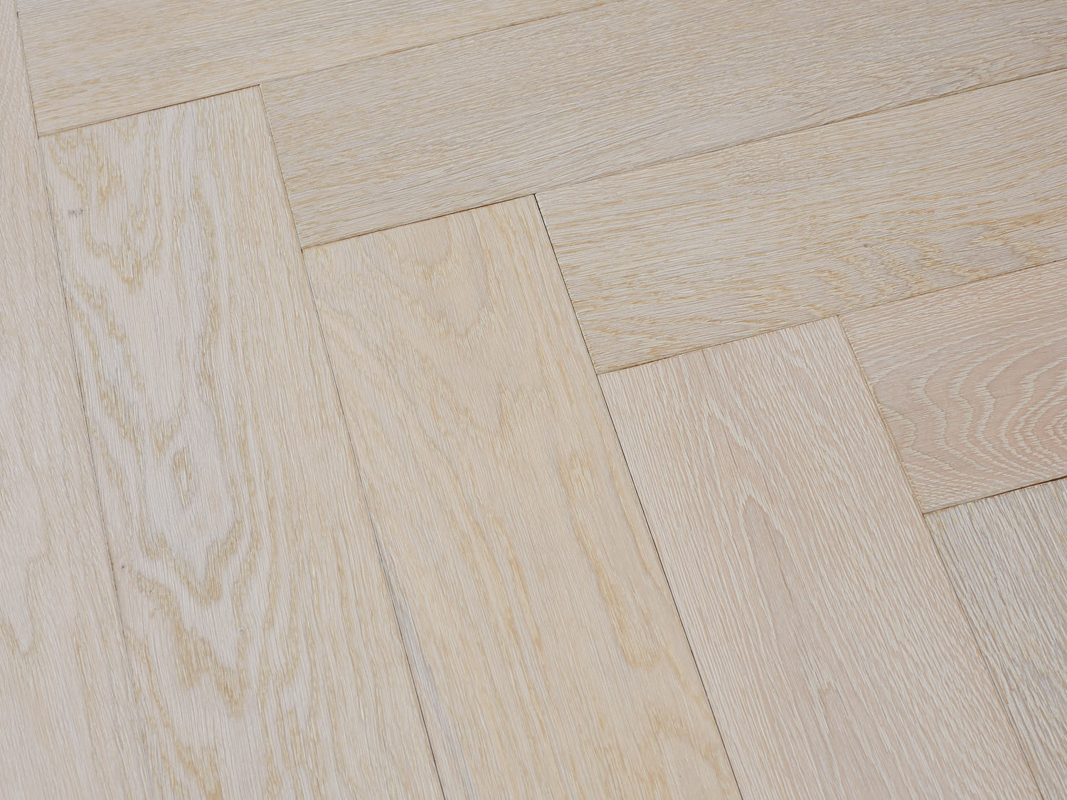 Инженерная доска Bassano Parquet Дуб Herringbone Классическая елочка Коллекция Sbiancati 500-700х90-120х14мм